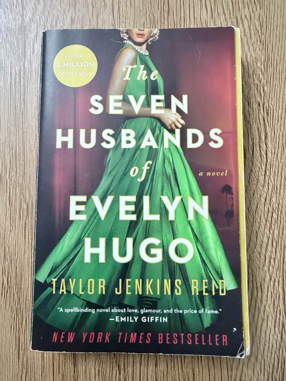 Taylor Jenkins Reid “The Seven Husbands of Evelyn Hugo” Paperback